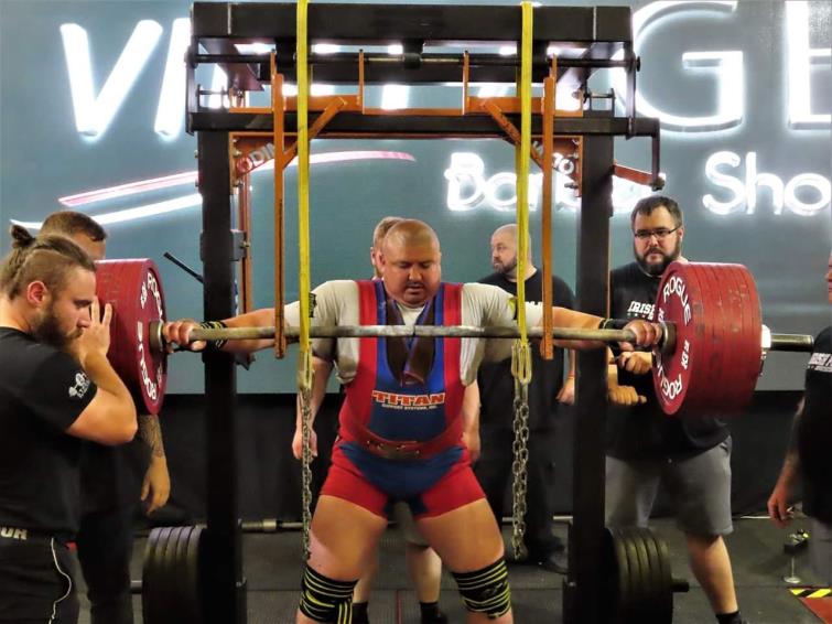 Aaron Hoskings prepares to lift at Irish Pro Lifters competition